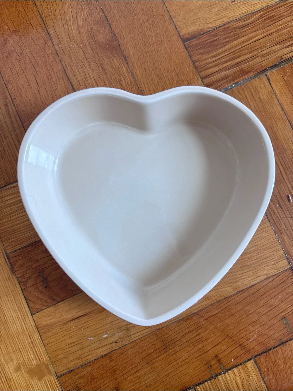 Le Creuset Medium Heart Dish - Cherry Red